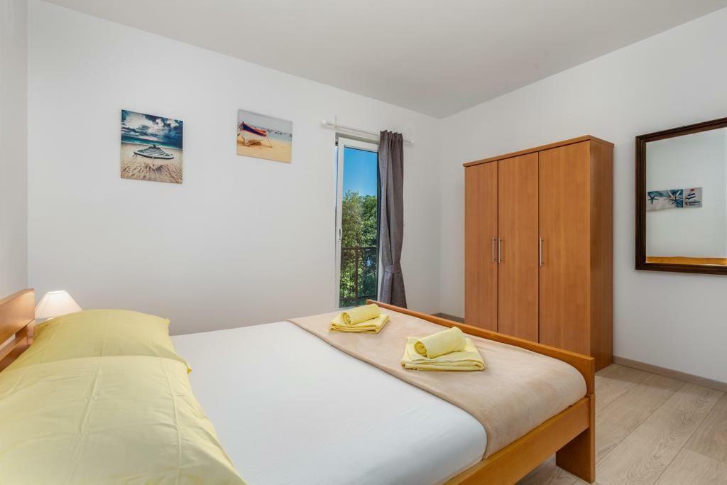 Apartment Roza, Sea View, Free Parking Ičići Екстериор снимка