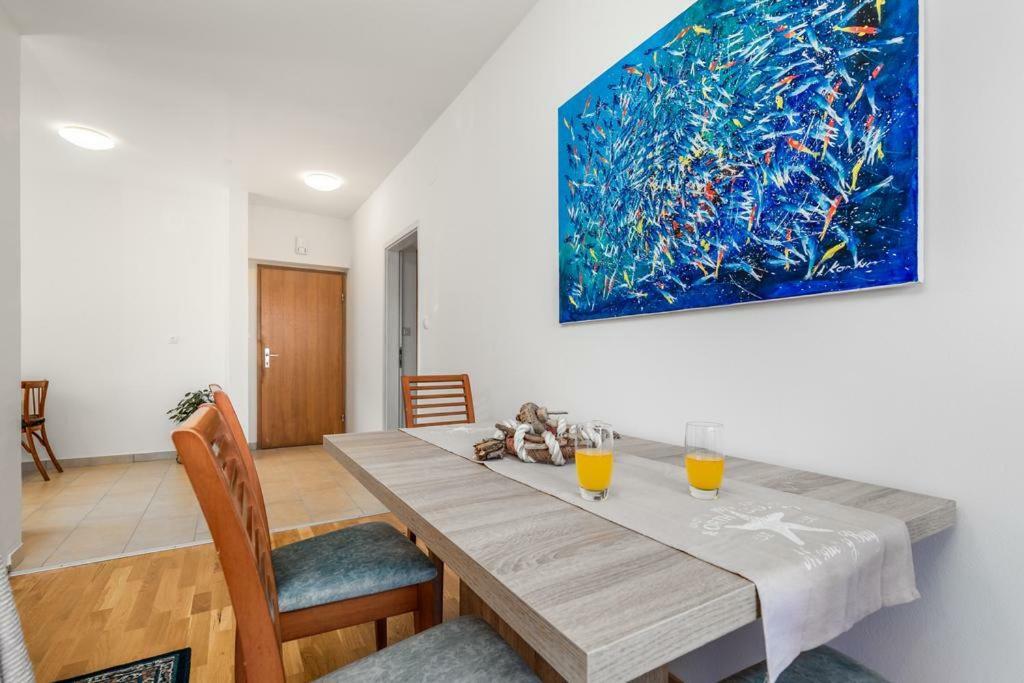 Apartment Roza, Sea View, Free Parking Ičići Екстериор снимка